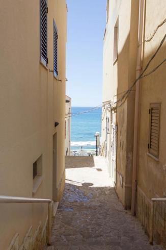 Apartment Downtown Selinus Bright With Courtyard *
